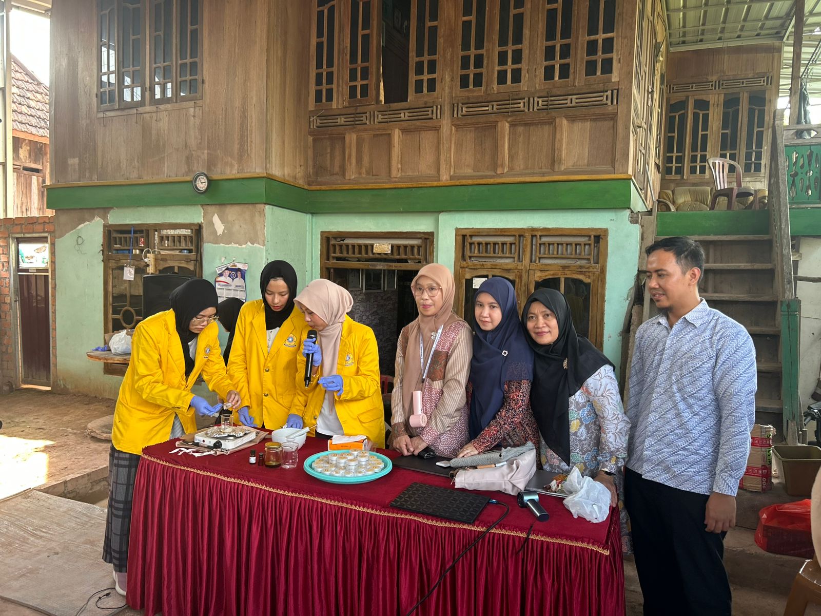 Sosialisasi Pembuatan Salep